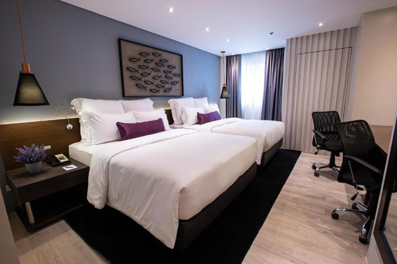 Coro Hotel Makati City Kültér fotó