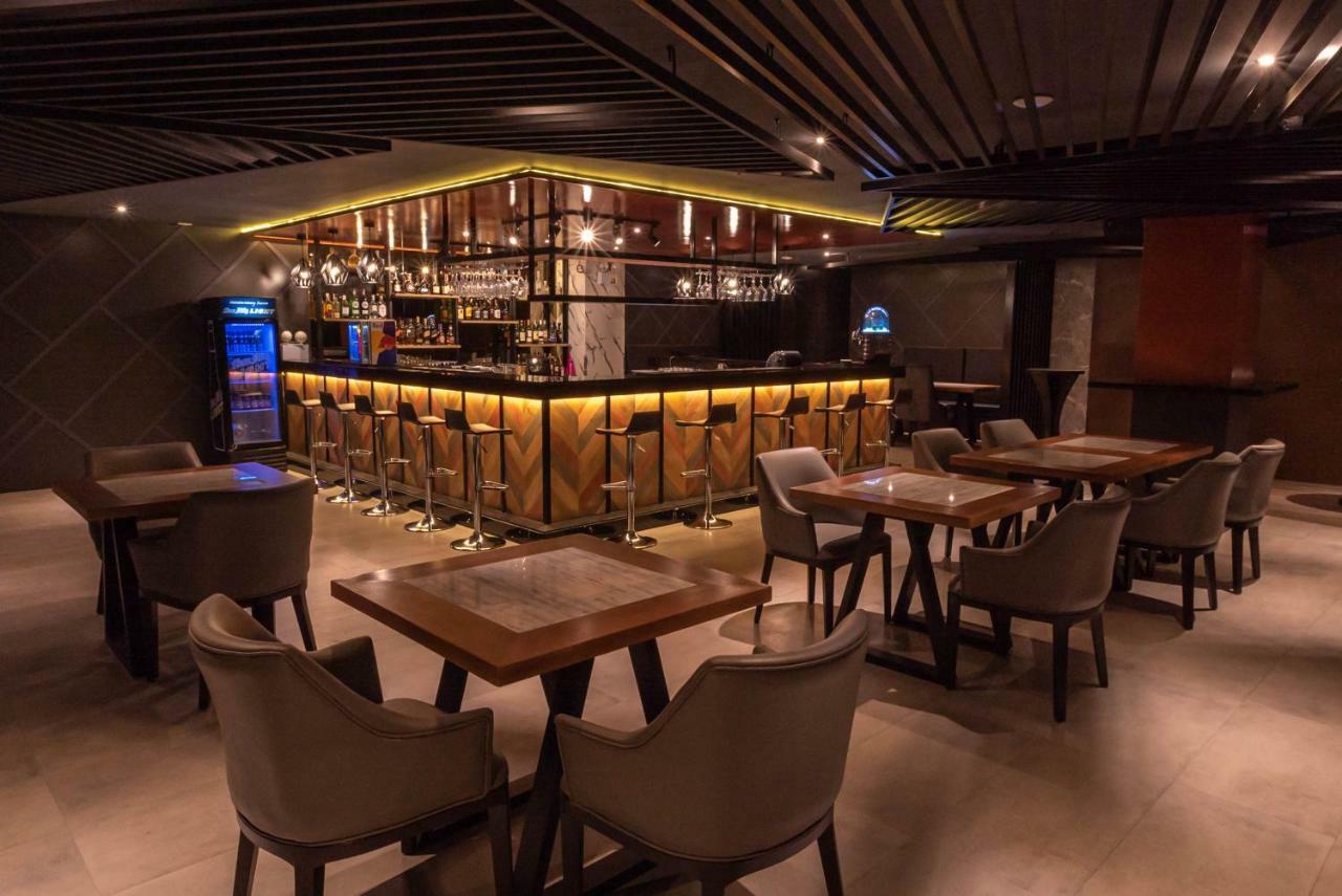 Coro Hotel Makati City Kültér fotó