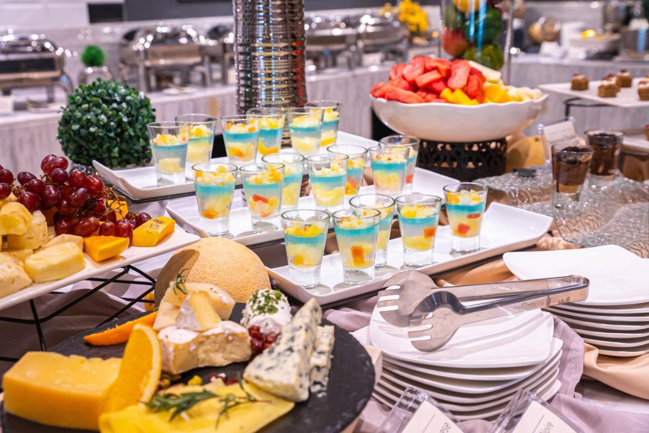 Coro Hotel Makati City Kültér fotó